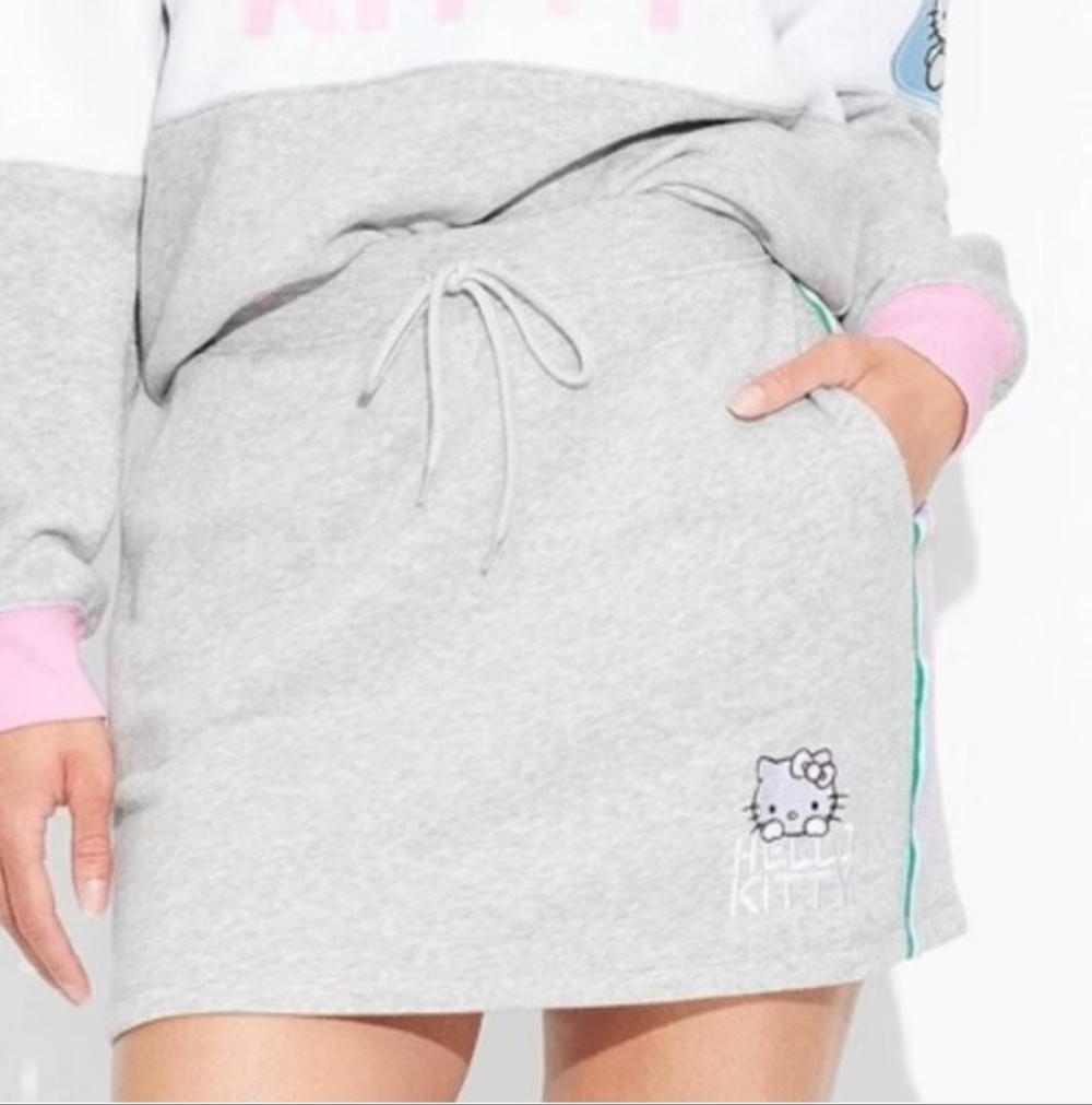 Women's Hello Kitty Colorblock Mini Graphic Skirt - Heather Gray M